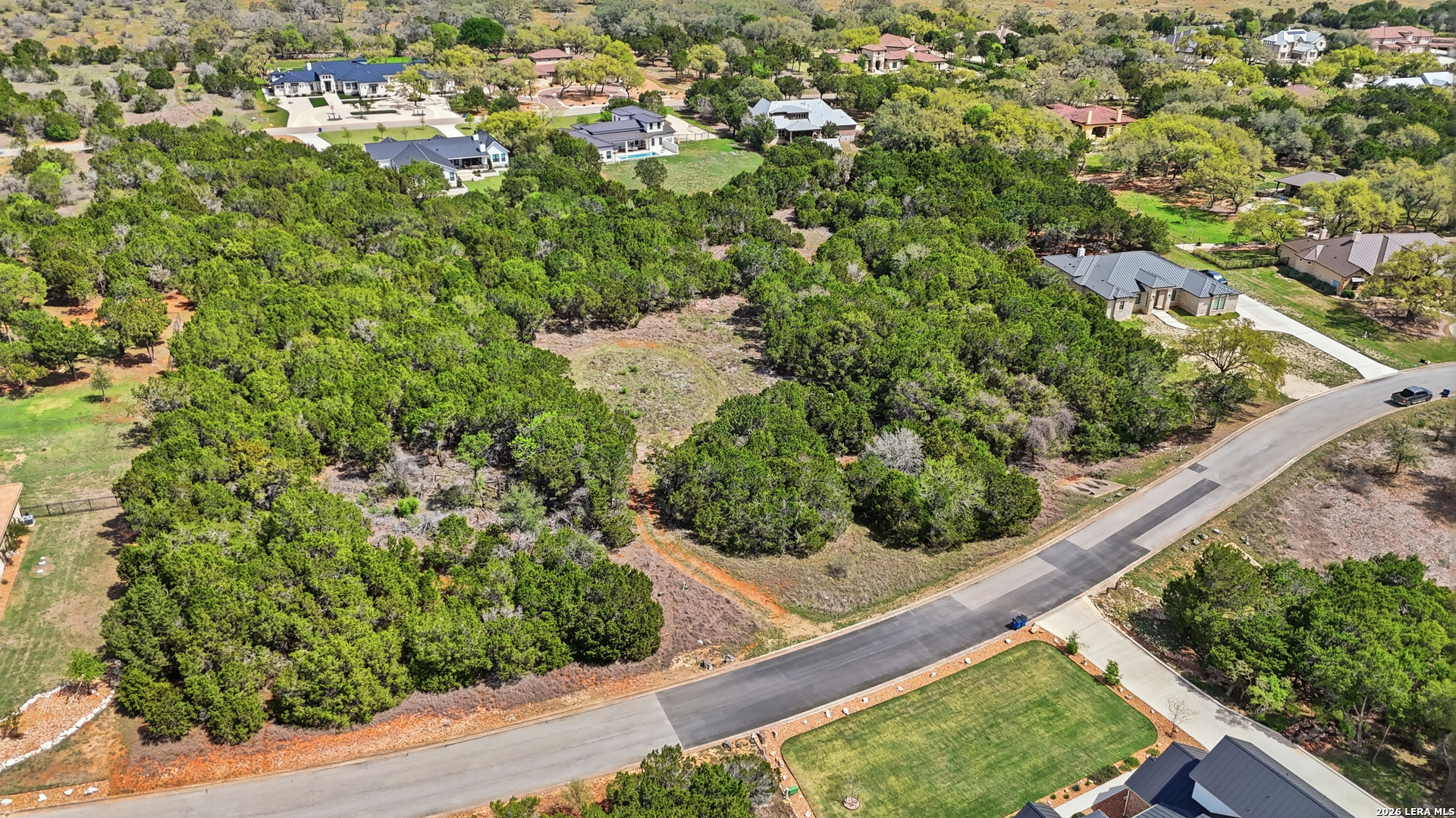 27230 Eichenbaum Road New Braunfels, TX 78132 - Photo 30 of 38 a view of a garden from a balcony