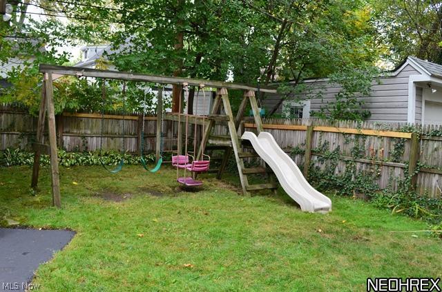 3282 Chalfant Road Cleveland, OH 44120 - Photo 17 of 19 Private rear yard with 2 car garage.