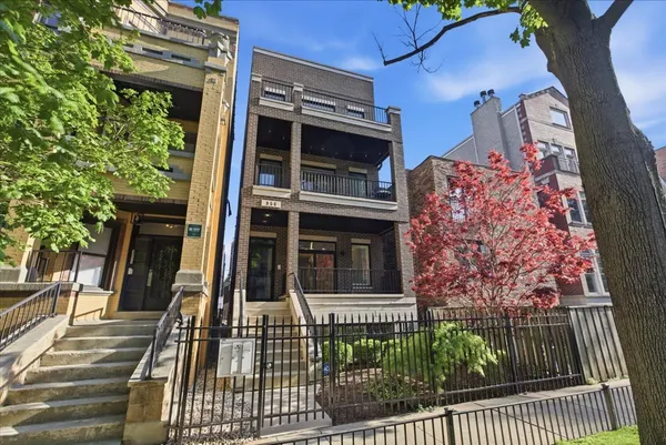 $9,800 | 850 West Lill Avenue, Unit 1, Chicago, IL 60614