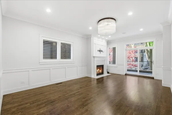 $9,800 | 850 West Lill Avenue, Unit 1, Chicago, IL 60614