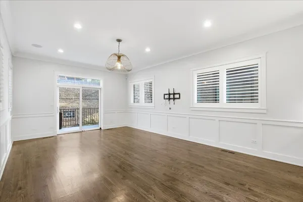 $9,800 | 850 West Lill Avenue, Unit 1, Chicago, IL 60614