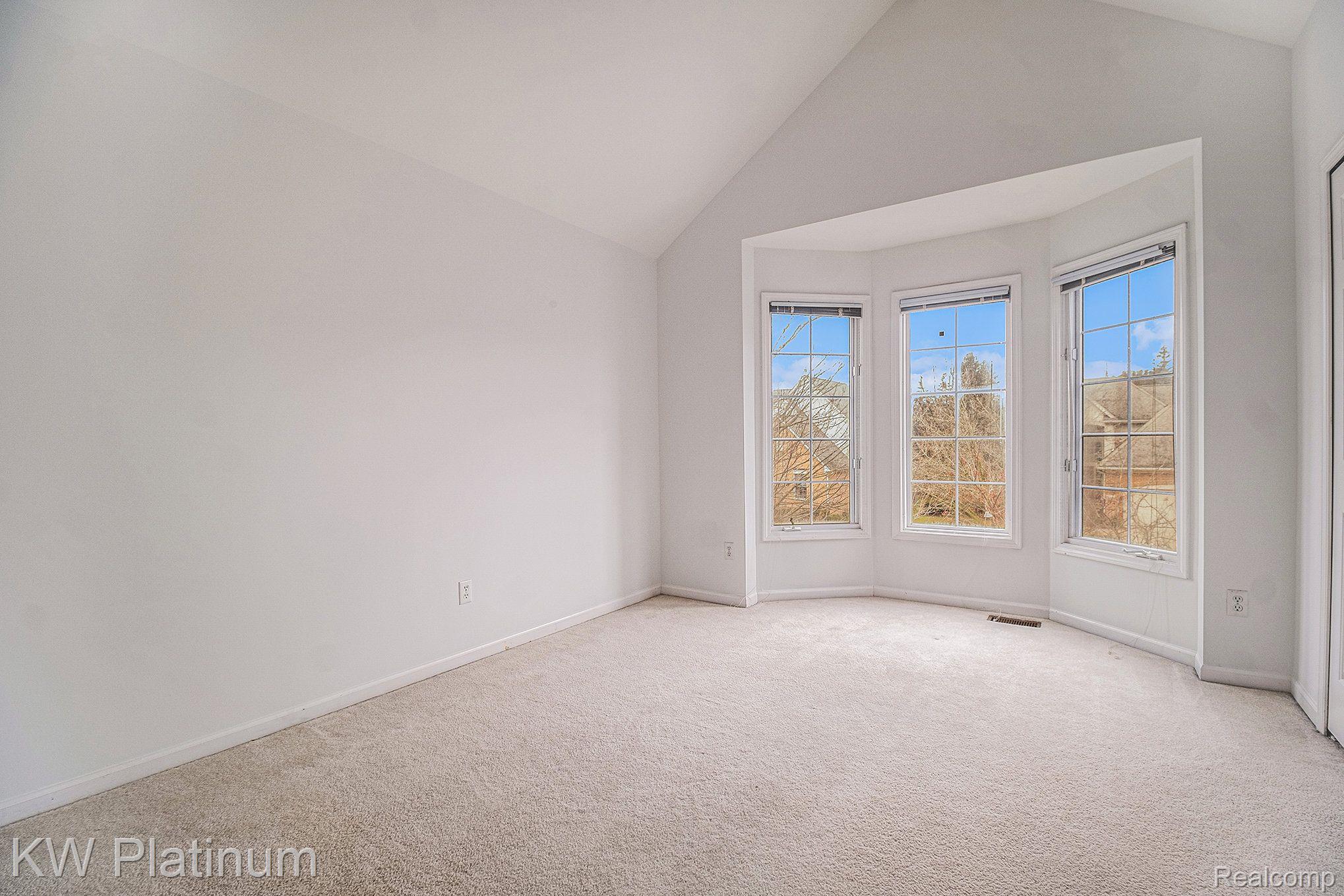 1215 Putnam Circle Rochester, MI 48307 - Photo 15 of 28 Gallery Image 15