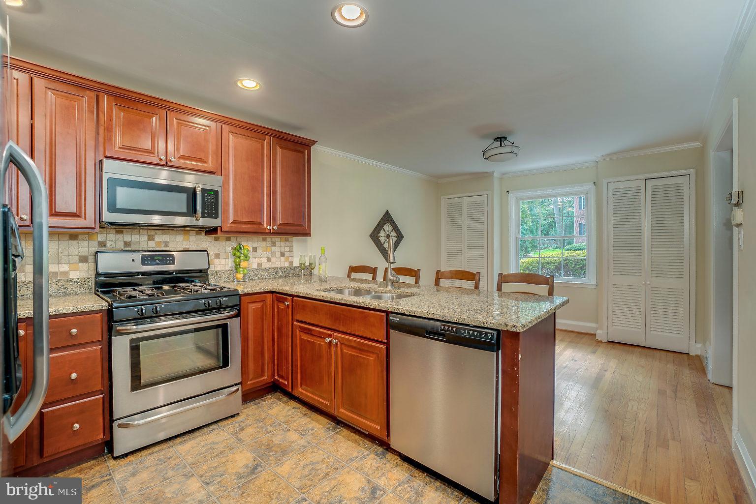 604 Carysbrook Road Baltimore, MD 21208 - Photo 12 of 38
