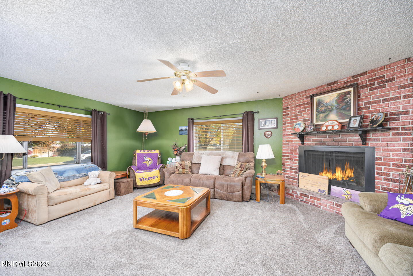 3395 Duane Drive Fallon, NV 89406 - Photo 3 of 22 a living room with furniture and a large window