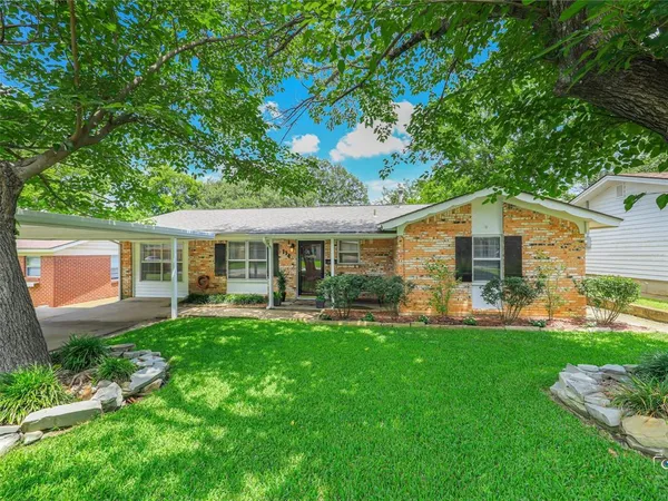 $211,900 | 114 North Imperial Drive, Denison, TX 75020