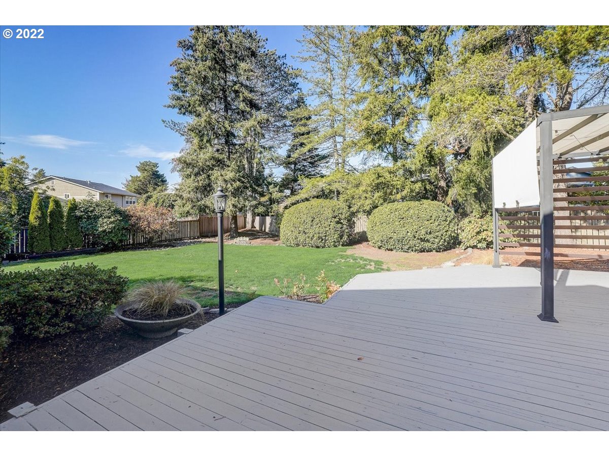 15645 Northwest Perimeter Drive Beaverton, OR 97006 - Photo 29 of 32 a view of a table and chairs in the garden