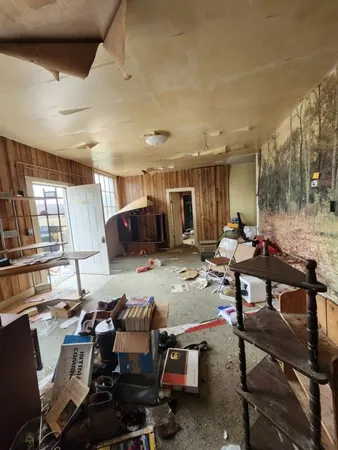 $36,400 | 5939 West River Road, Hume, NY 14735