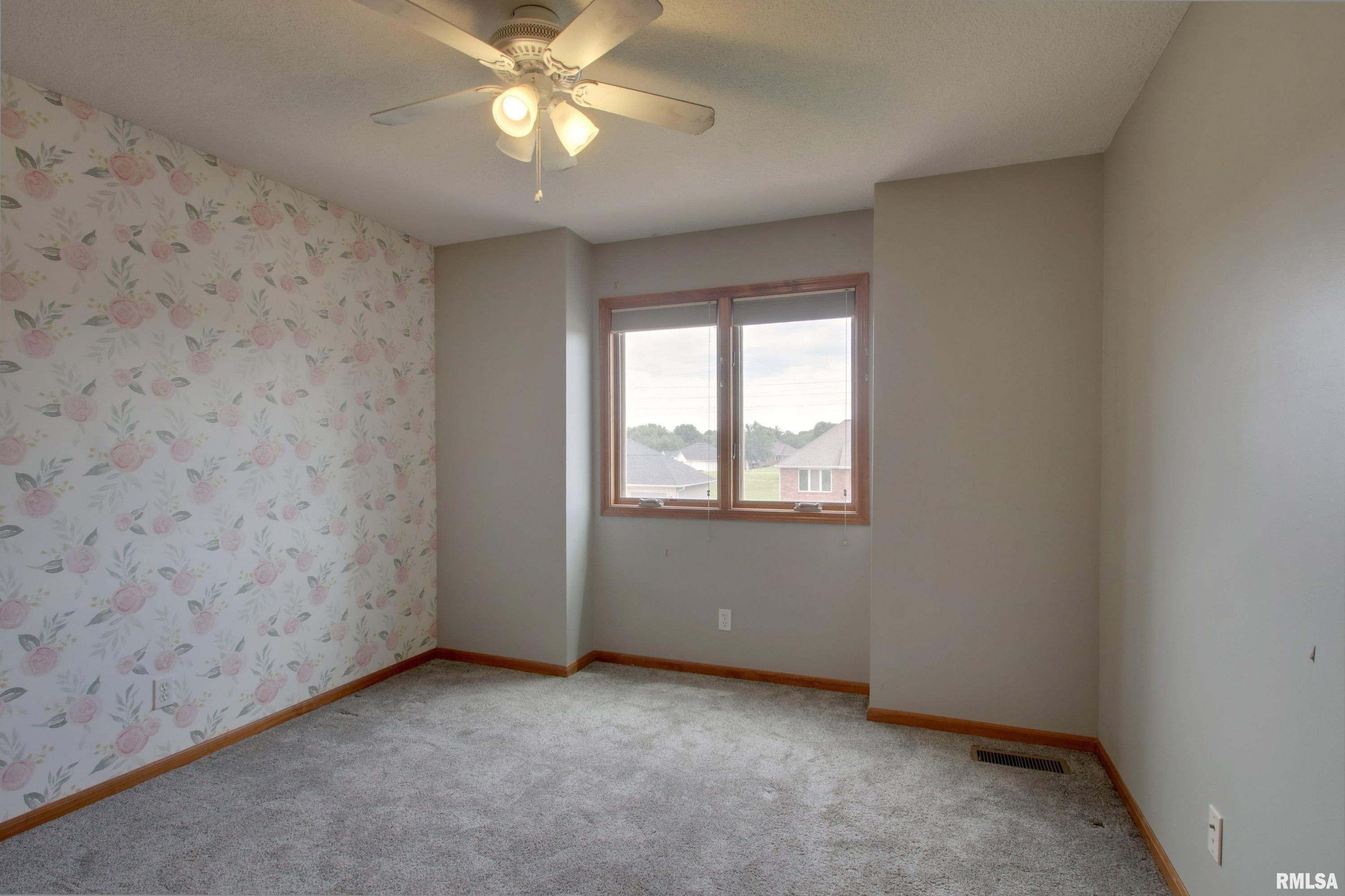 1300 Cadbury Ridge Quincy, IL 62305 - Photo 11 of 23