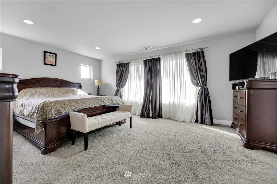613 Graham Avenue Northeast Renton, WA 98059 - Photo 13 of 27