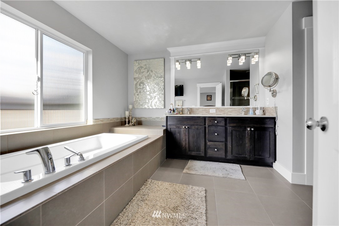 613 Graham Avenue Northeast Renton, WA 98059 - Photo 16 of 27