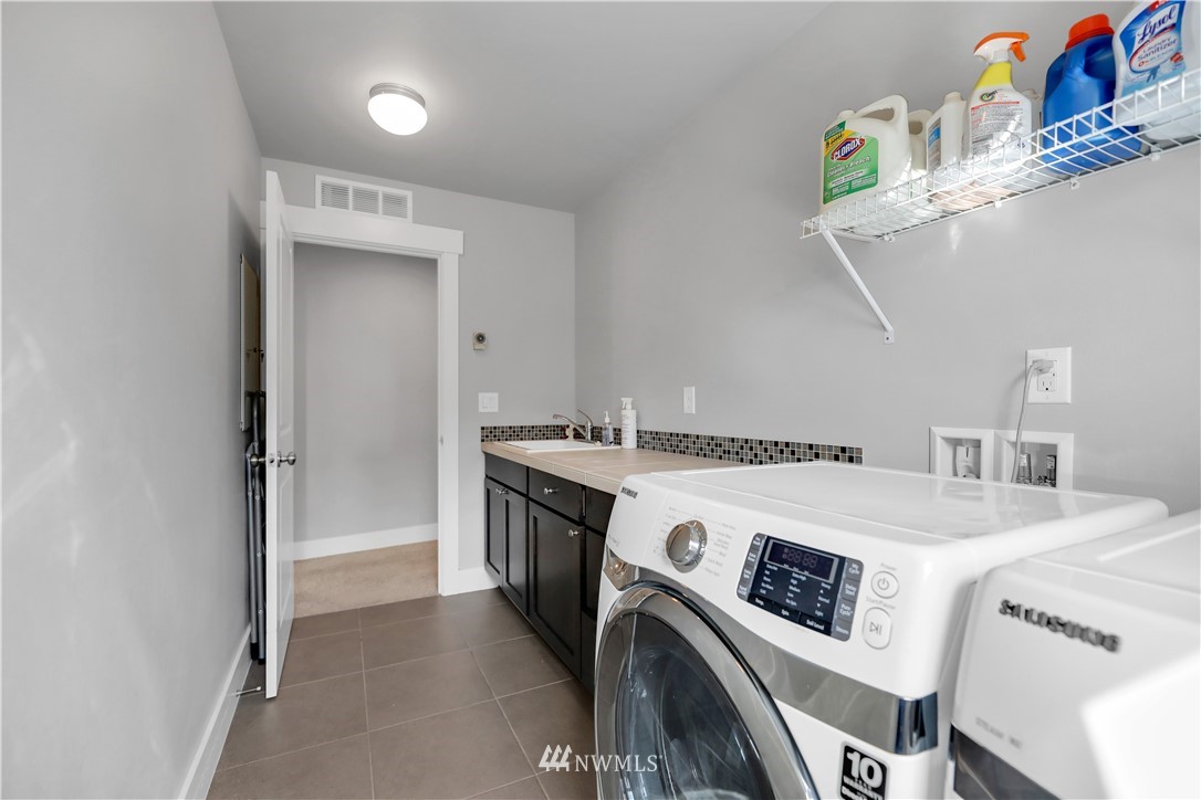 613 Graham Avenue Northeast Renton, WA 98059 - Photo 22 of 27