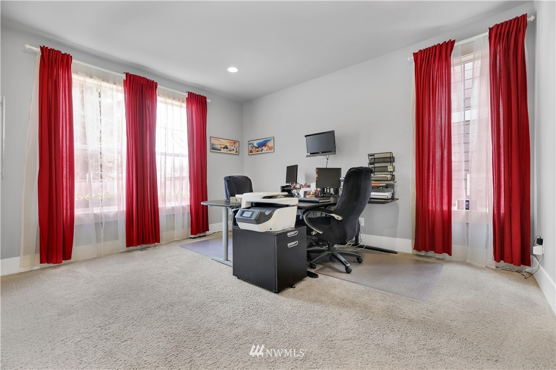 613 Graham Avenue Northeast Renton, WA 98059 - Photo 9 of 27