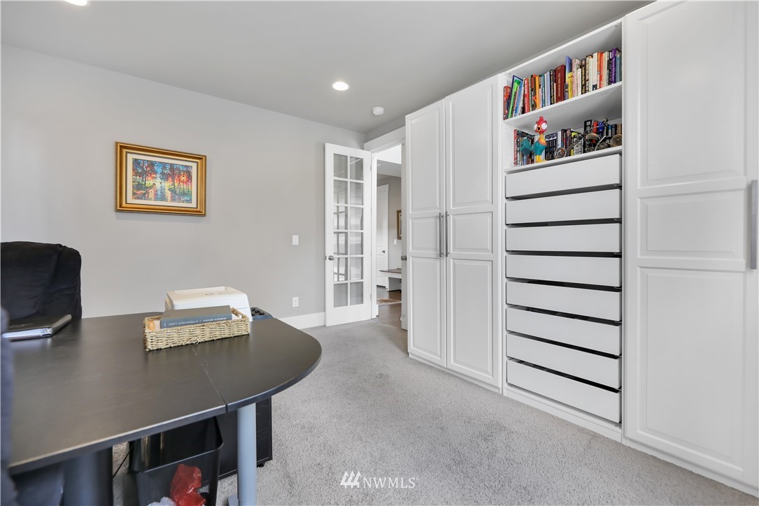 613 Graham Avenue Northeast Renton, WA 98059 - Photo 10 of 27