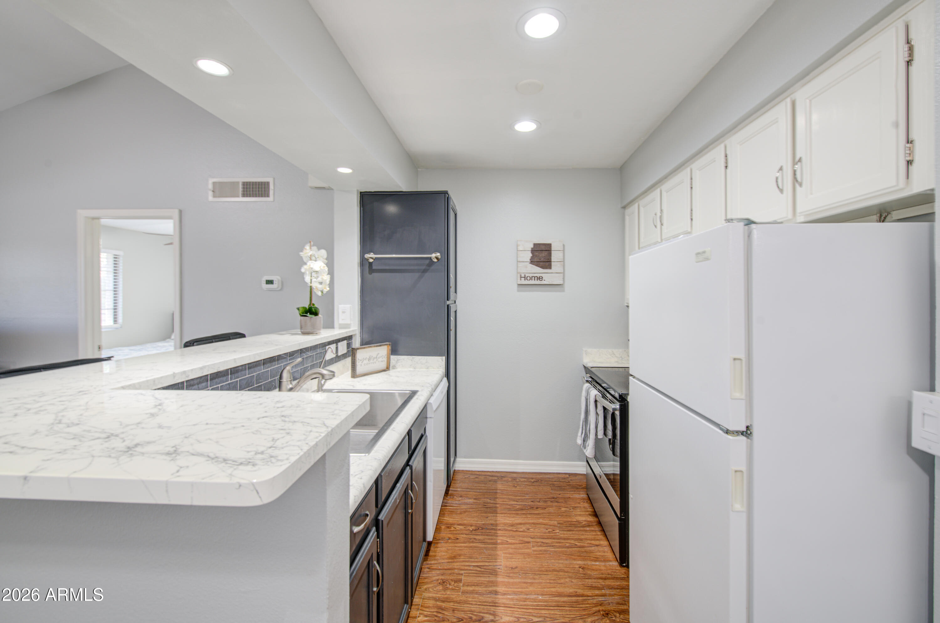 533 West Guadalupe Road, Unit 2032 Mesa, AZ 85210 - Photo 11 of 28 Kitchen 4