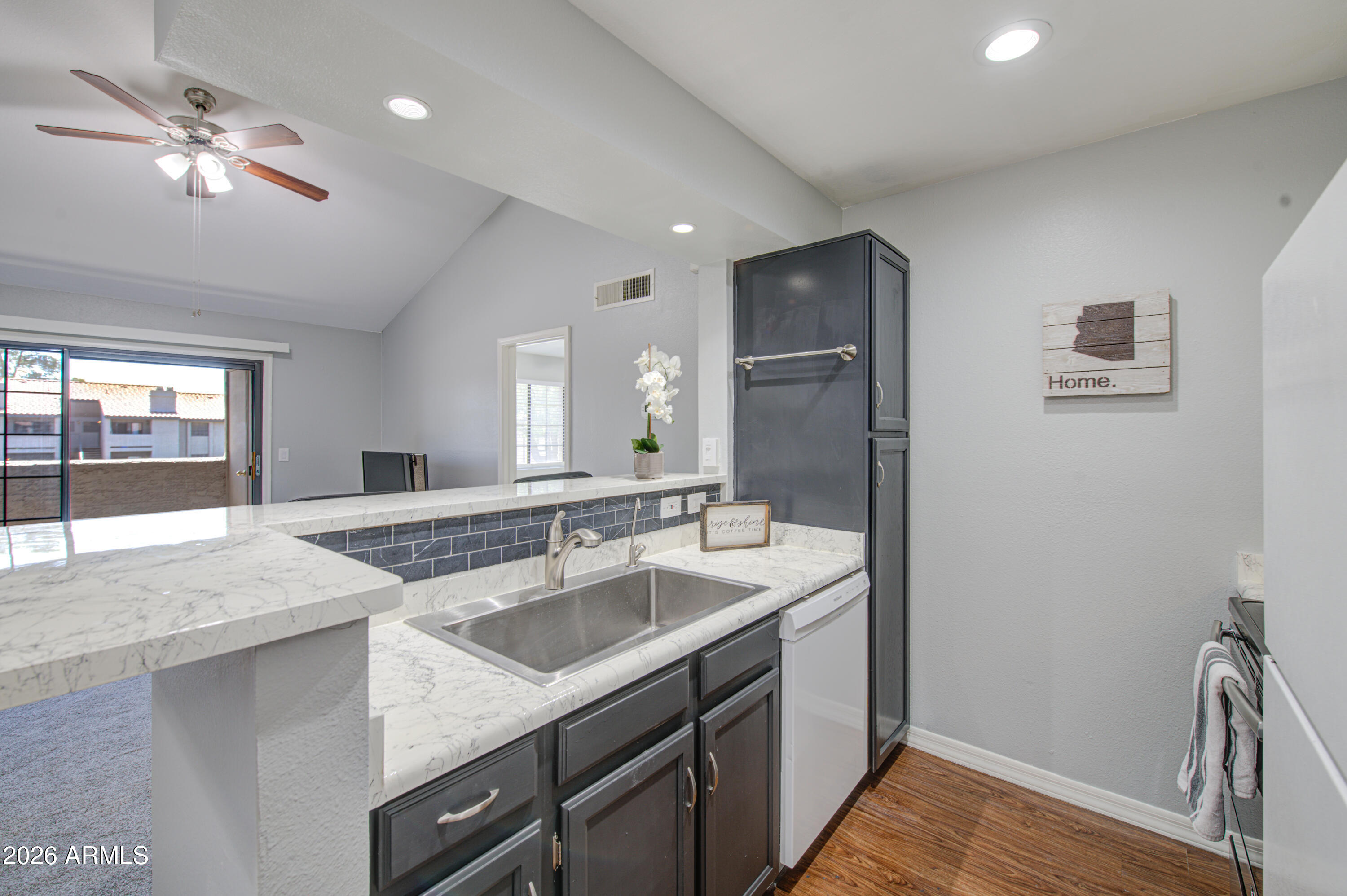 533 West Guadalupe Road, Unit 2032 Mesa, AZ 85210 - Photo 12 of 28 Kitchen 5