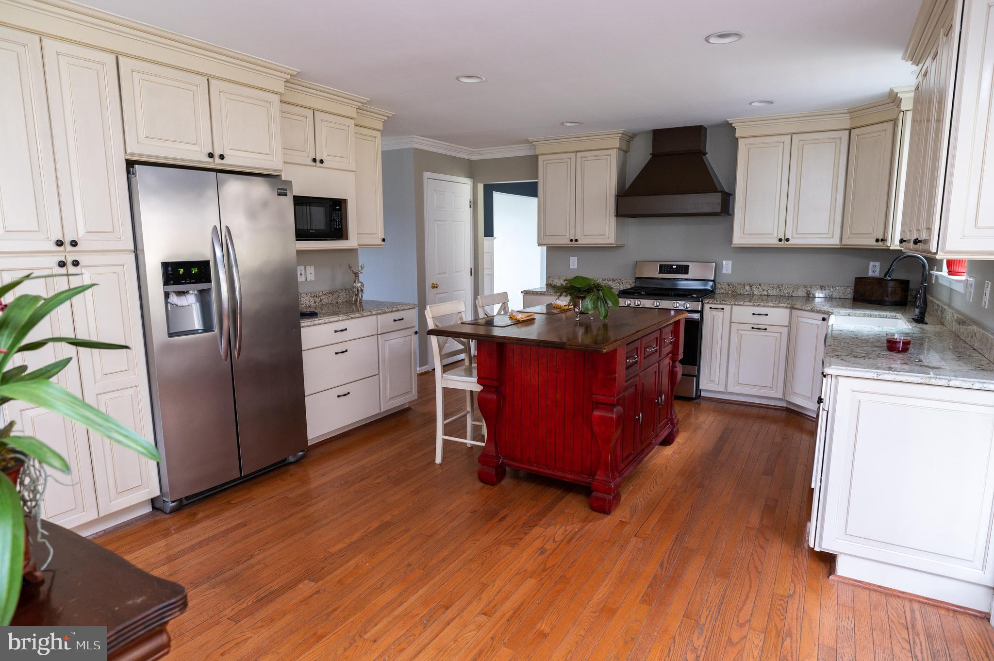 2076 Old Fridinger Mill Road Westminster, MD 21157 - Photo 34 of 76 Beautiful Custom Kitchen