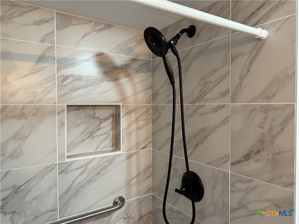 8 Marshall Road Port Lavaca, TX 77979 - Photo 20 of 31 a bathroom with a shower