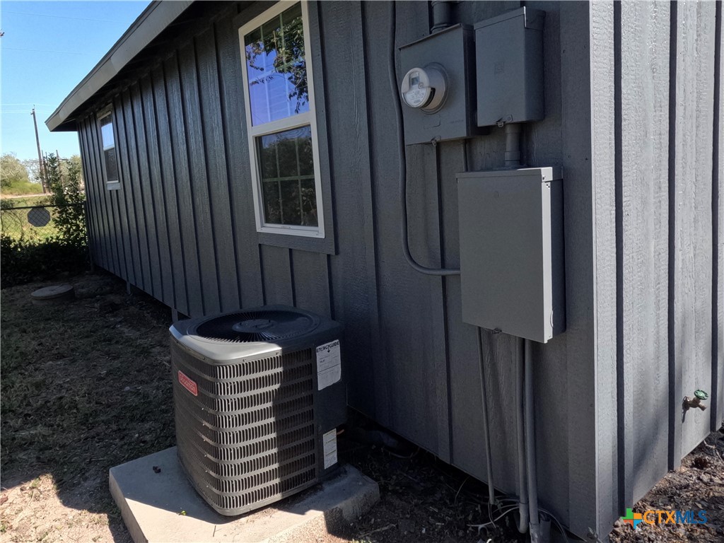 8 Marshall Road Port Lavaca, TX 77979 - Photo 6 of 31