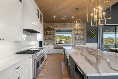 19409 Sean Avery Path, Spicewood, TX 78669