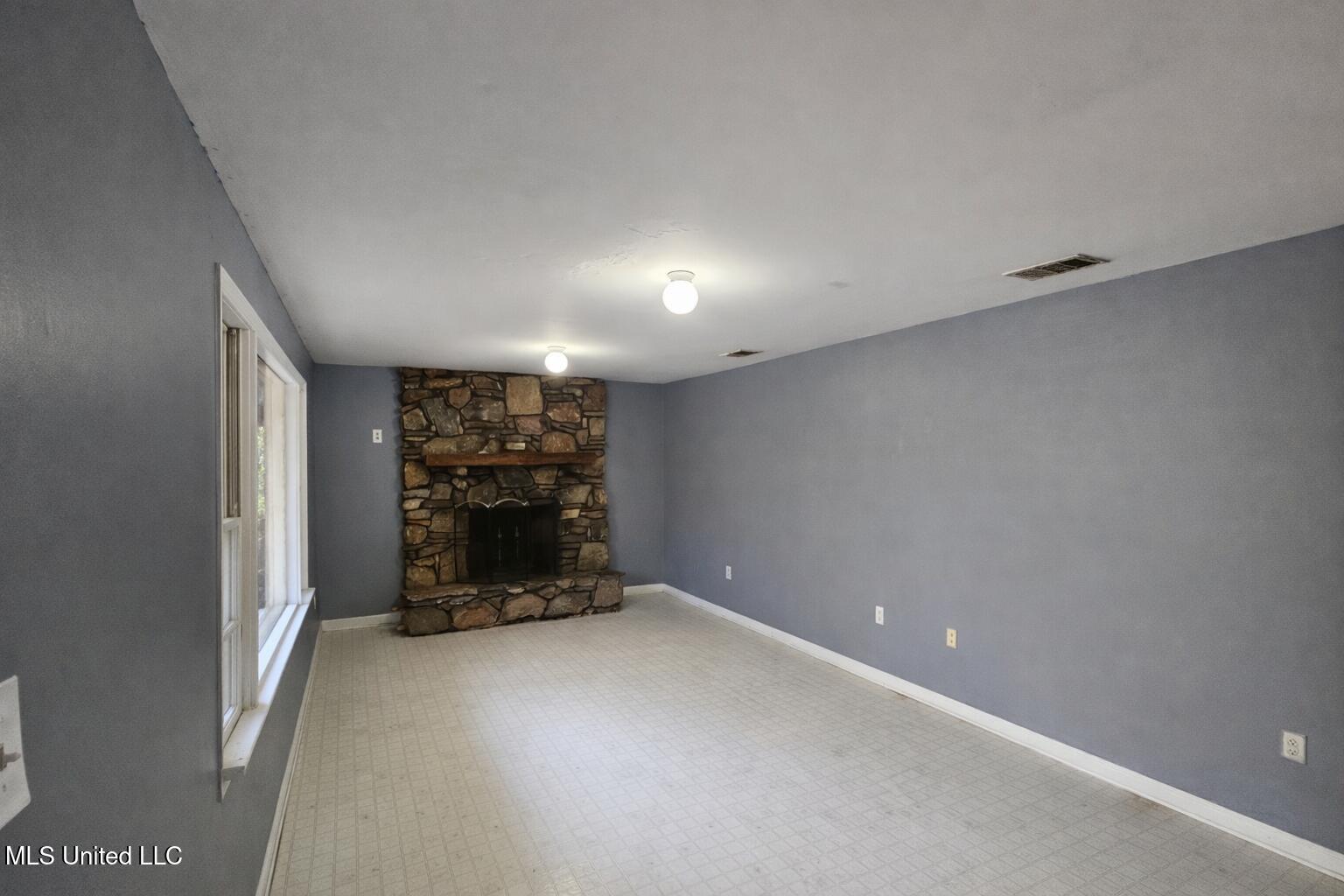 4620 Sutton Avenue Moss Point, MS 39563 - Photo 3 of 12 suttn 8