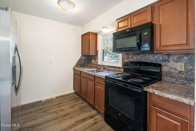 $460,000 | Undisclosed Address, Bethlehem, NY 12054