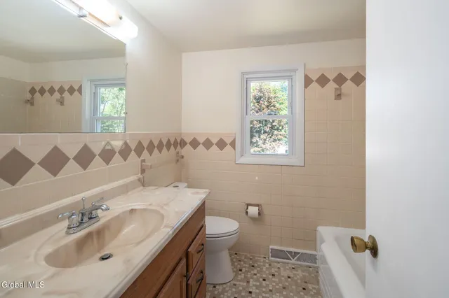 $460,000 | Undisclosed Address, Bethlehem, NY 12054