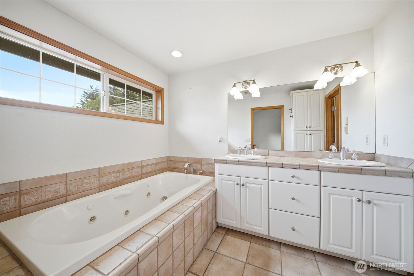 966 Lookout Road Castle Rock, WA 98611 - Photo 13 of 40