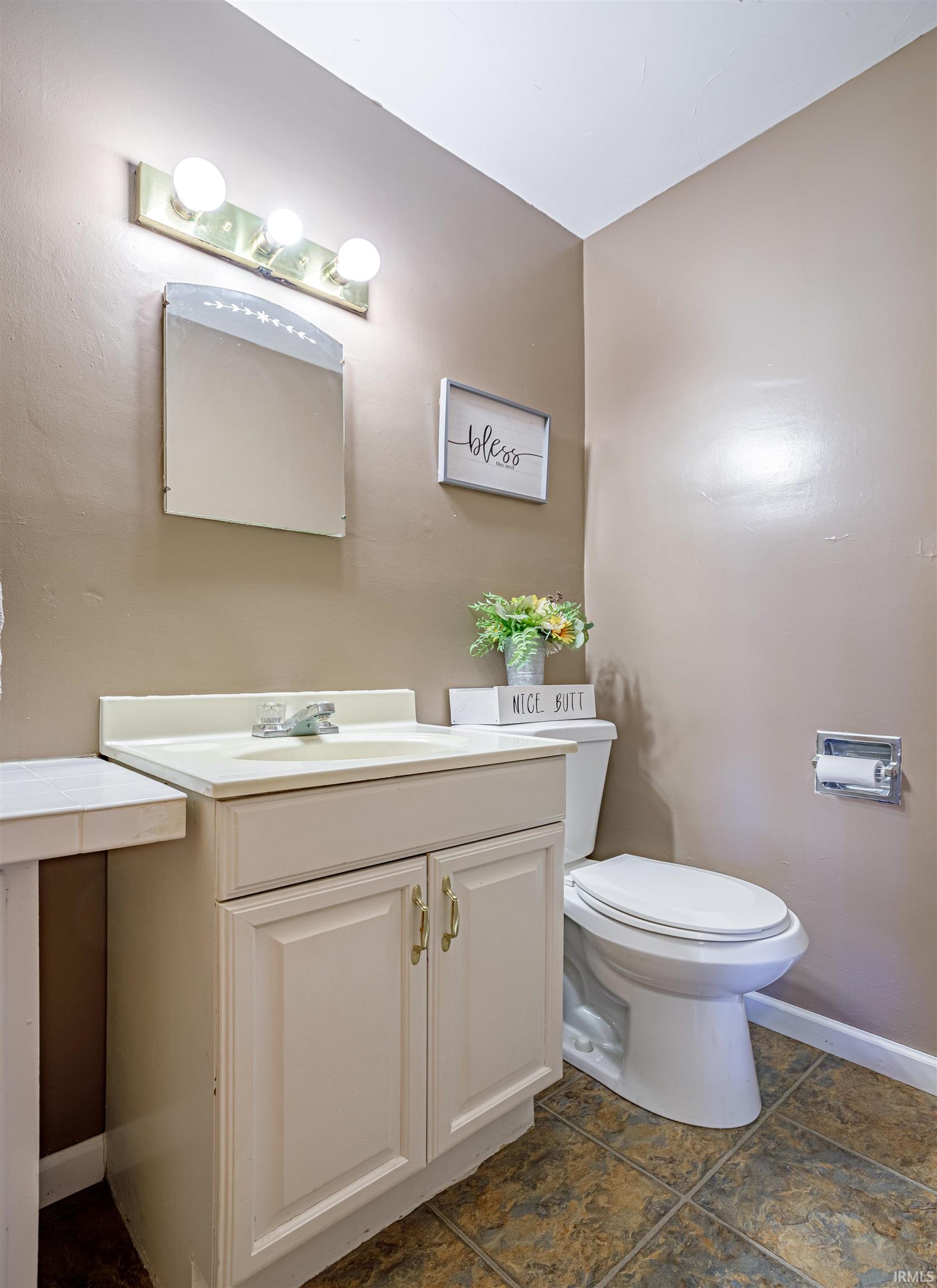 7111 Upton Road Mount Vernon, IN 47620 - Photo 24 of 32