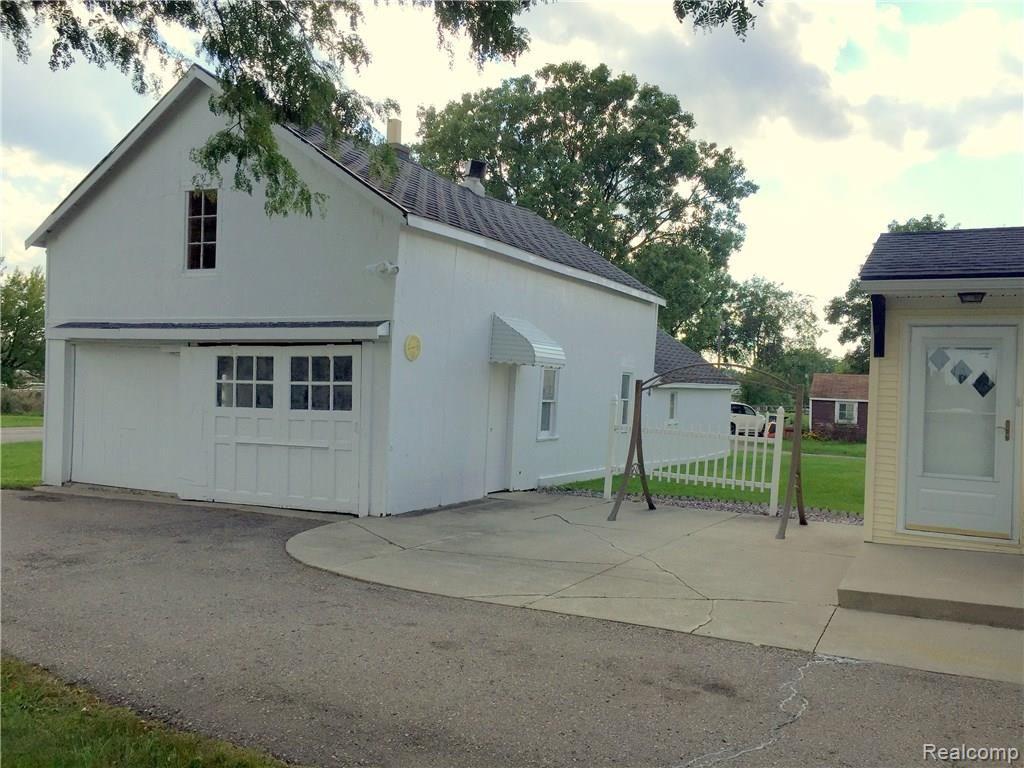 58161 Eight Mile Road Northville, MI 48167 - Photo 4 of 30 Gallery Image 4