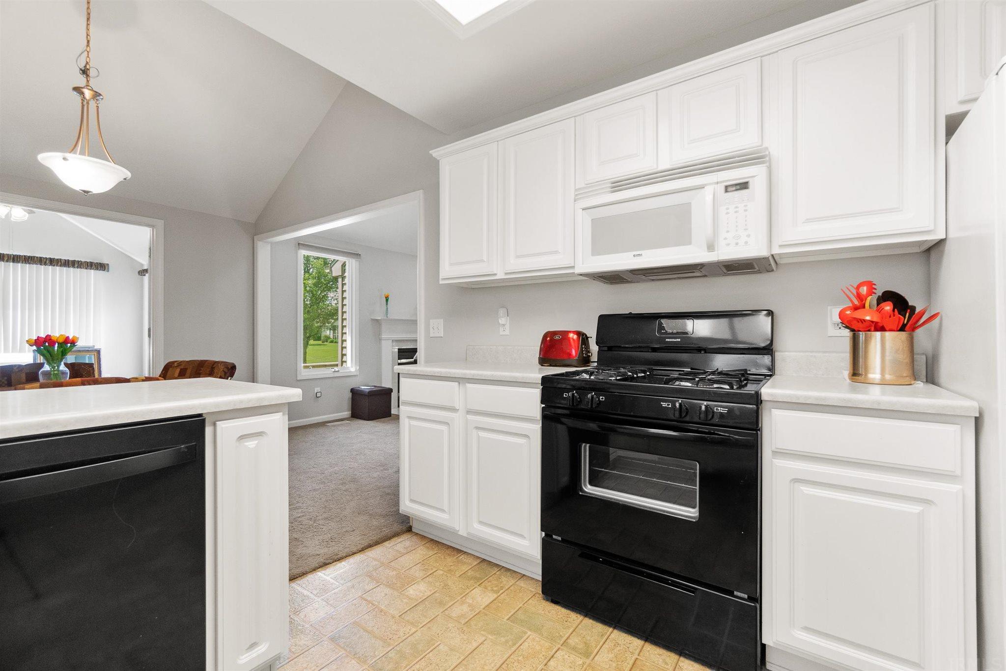 5331 Blossom Ridge Fort Wayne, IN 46835 - Photo 8 of 29 Gallery Image 8