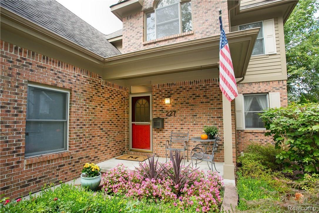 227 Woodside Road Royal Oak, MI 48073 - Photo 2 of 43 Woodside-2.jpg