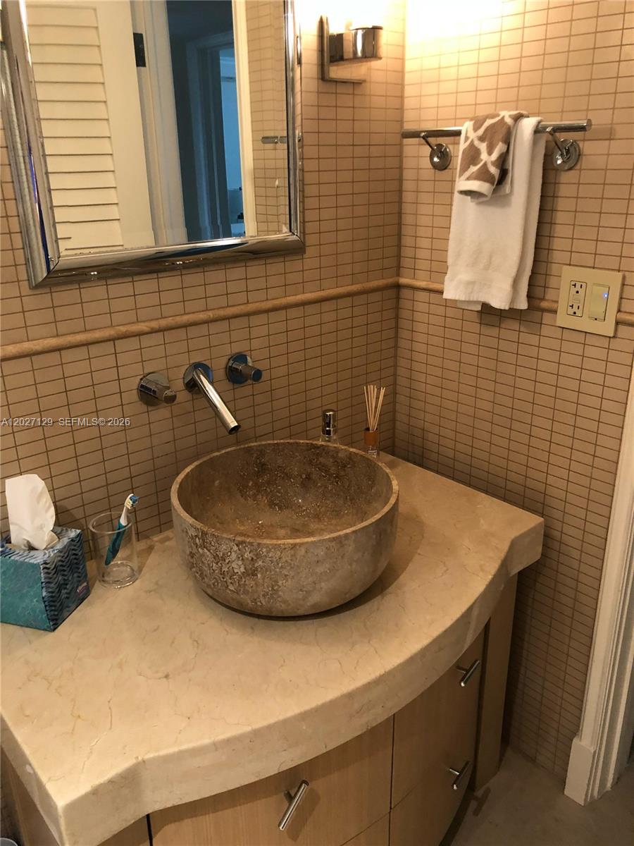 607 Ocean Drive, Unit 9K Key Biscayne, FL 33149 - Photo 17 of 25