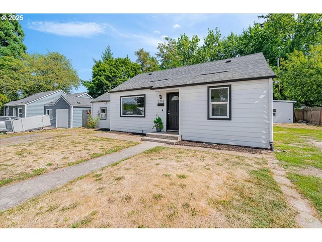 $400,000 | 1718 Northeast Walnut Avenue, Wood Village, OR 97060