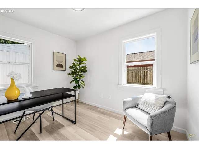 $400,000 | 1718 Northeast Walnut Avenue, Wood Village, OR 97060