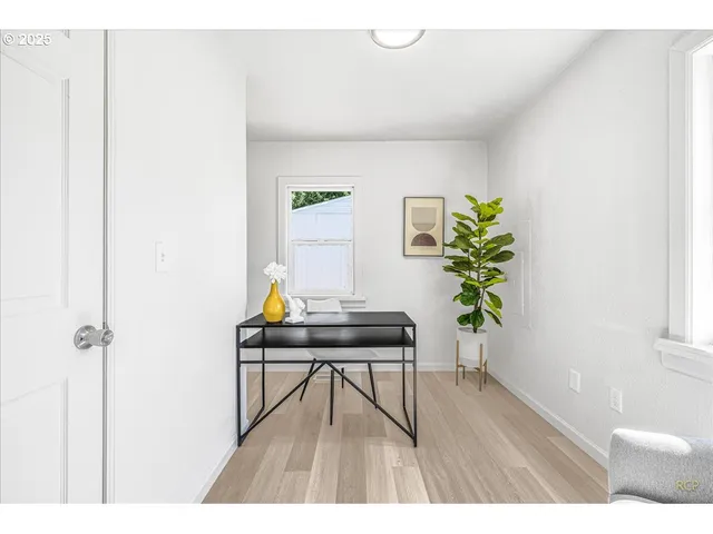 $400,000 | 1718 Northeast Walnut Avenue, Wood Village, OR 97060