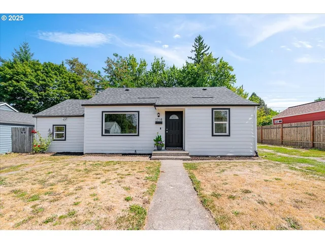 $400,000 | 1718 Northeast Walnut Avenue, Wood Village, OR 97060