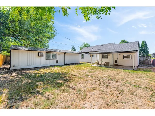 $400,000 | 1718 Northeast Walnut Avenue, Wood Village, OR 97060