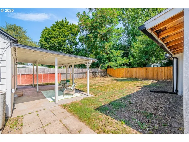 $400,000 | 1718 Northeast Walnut Avenue, Wood Village, OR 97060