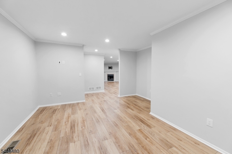 207 Patriots Road Morris Plains, NJ 07950 - Photo 13 of 30 Gallery Image 13