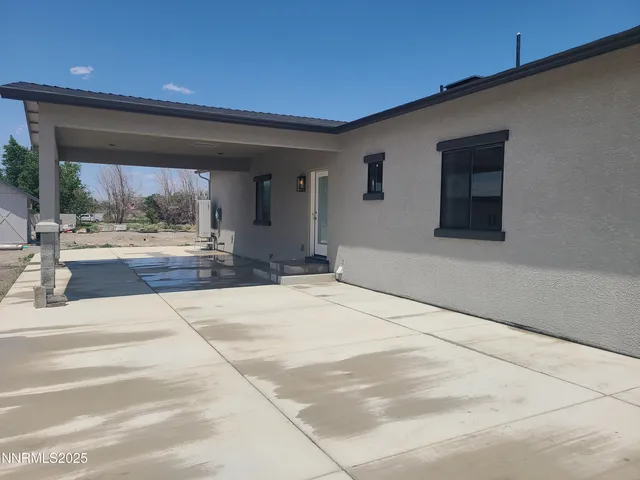 $1,200,000 | 900 Cattle Circle, Fernley, NV 89408