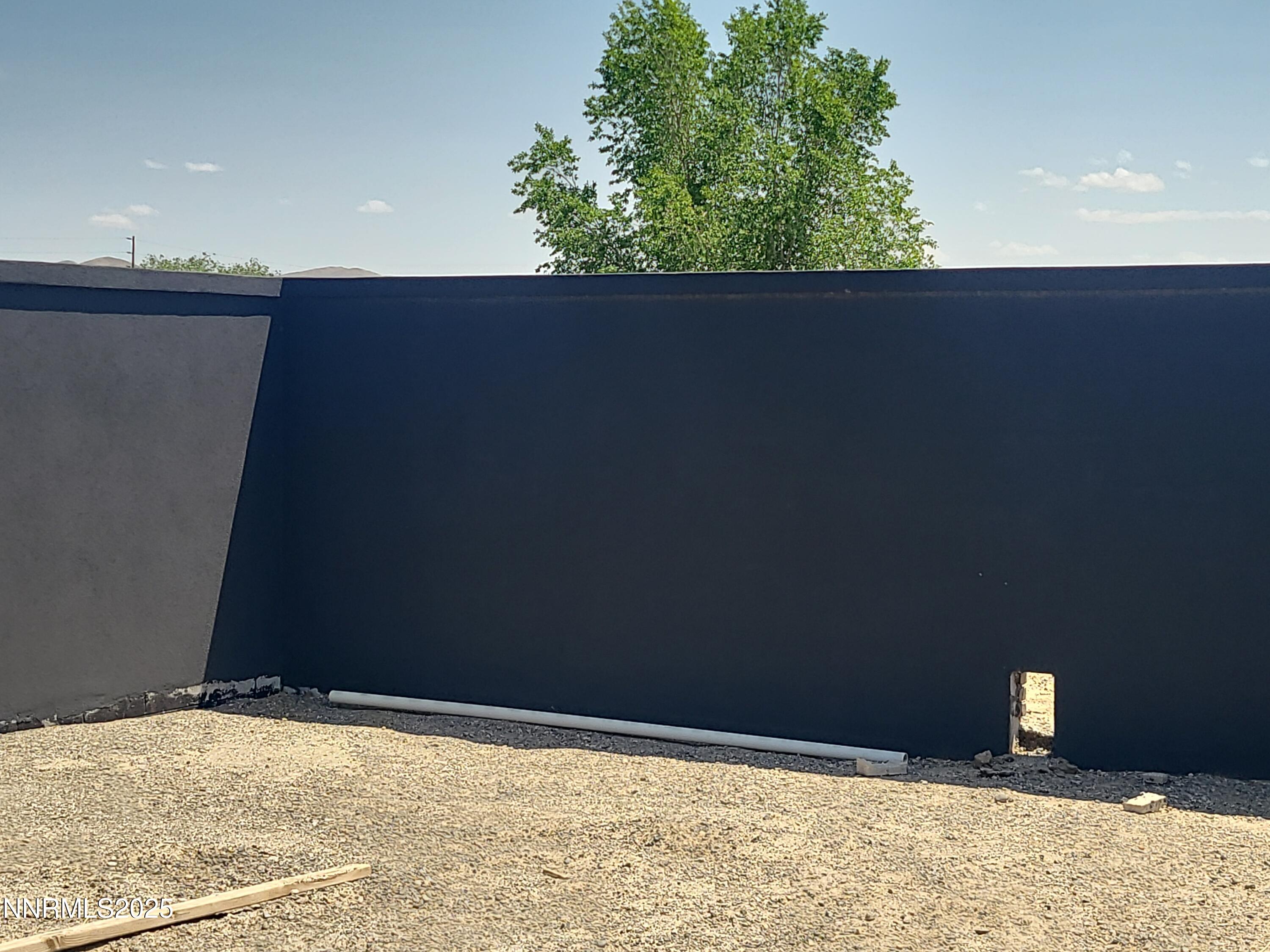 900 Cattle Circle Fernley, NV 89408 - Photo 10 of 21 TOM INSIDE COURTYARD 25