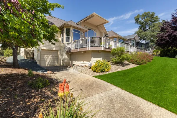 $885,000 | 18073 Jayhawk Drive, Penn Valley, CA 95946