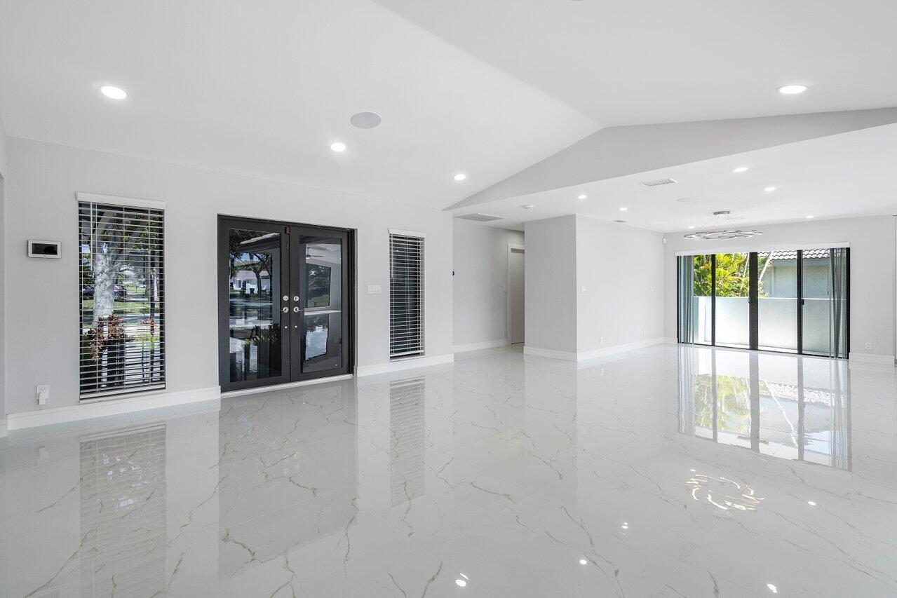 3432 Pine Haven Circle Boca Raton, FL 33431 - Photo 5 of 29 006-3432PineHavenCircle-BocaRaton-FL-334