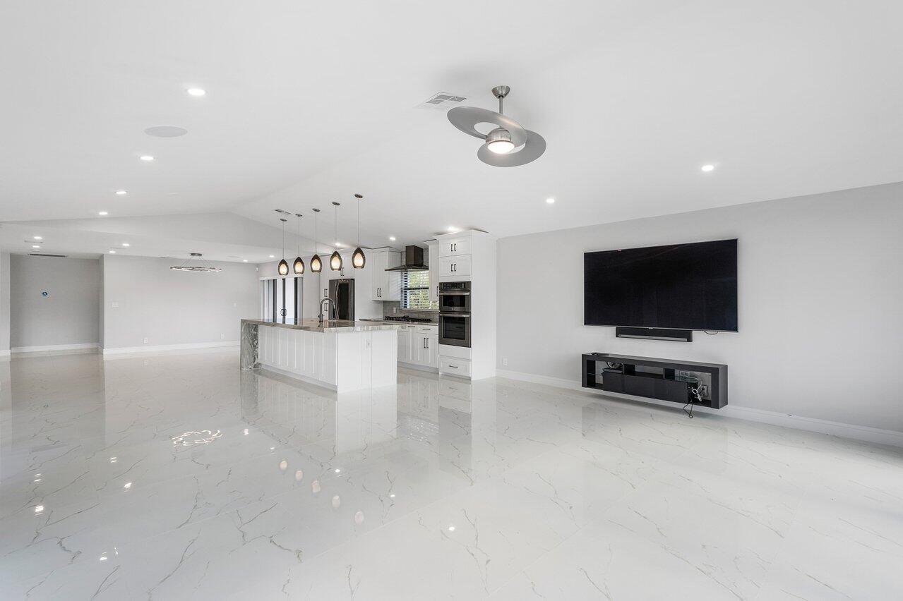 3432 Pine Haven Circle Boca Raton, FL 33431 - Photo 10 of 29 011-3432PineHavenCircle-BocaRaton-FL-334