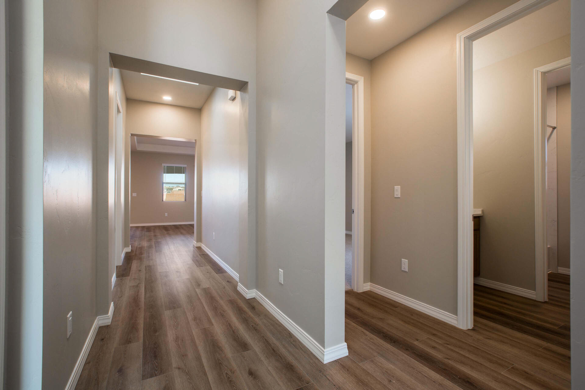 6929 Archer Road Northeast Rio Rancho, NM 87144 - Photo 3 of 27 Gallery Image 3