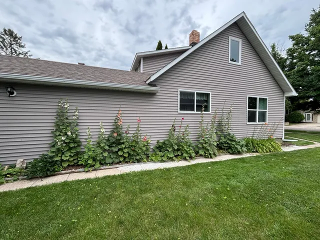 $187,500 | 335 Crocker Avenue North, Thief River Falls, MN 56701