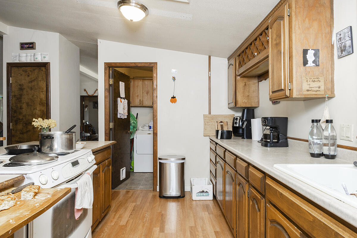 1392 Cedar Flat Road Williams, OR 97544 - Photo 5 of 56 5
