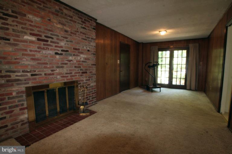 1502 Timberline Road Silver Spring, MD 20904 - Photo 13 of 29 Open & inviting Family Room