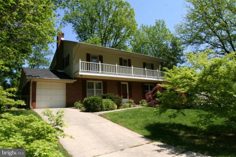 Got a 2-story family? This home is perfect for you