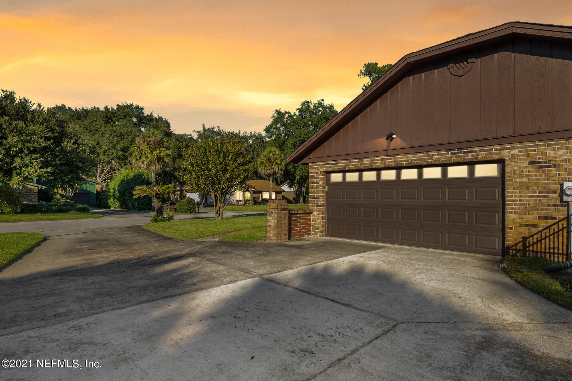 5210 Riverton Road Jacksonville, FL 32277 - Photo 4 of 43 Side Entry Garage